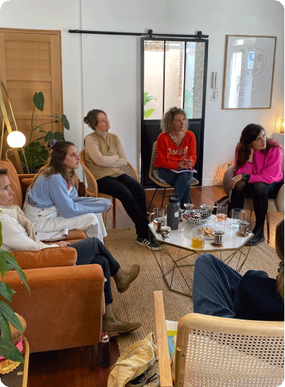 Des échanges concrets et bienveillants entre membres du Happy Club COM’HAPPY pour avancer ensemble avec plus de clarté et de confiance